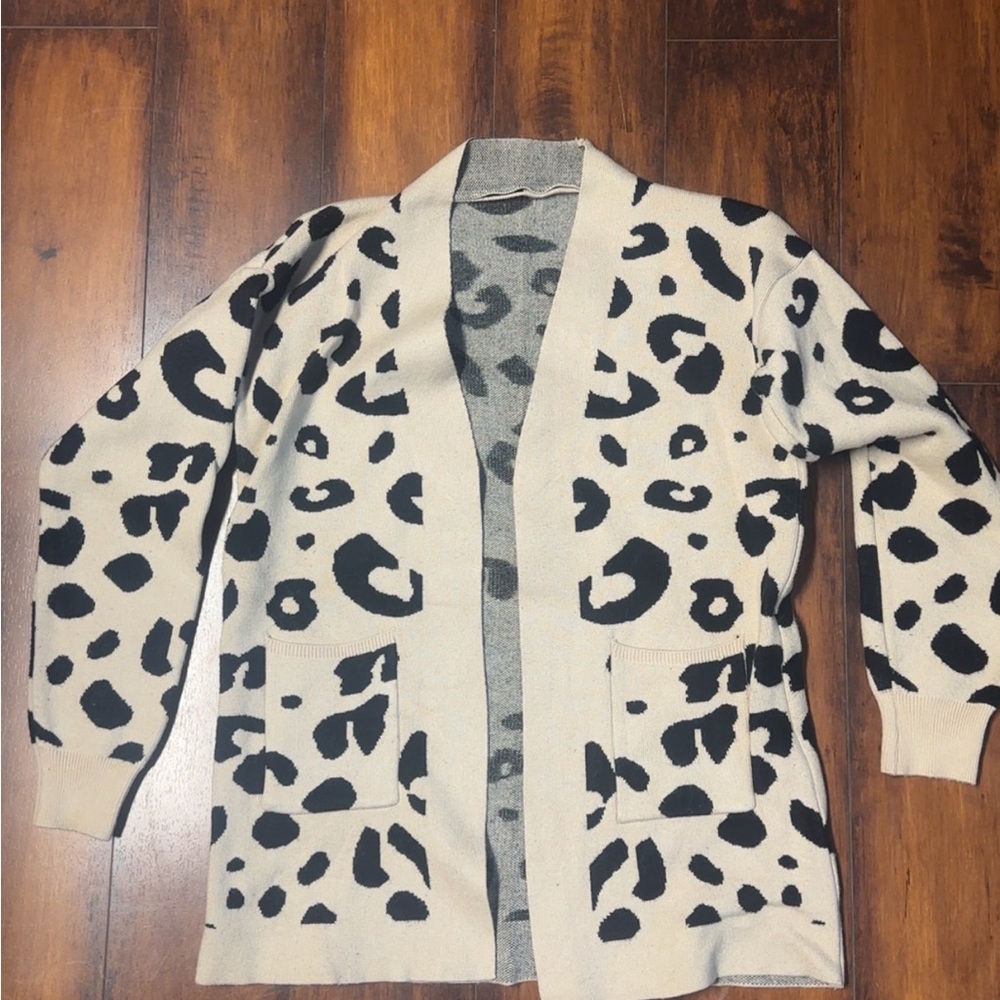 Leopard Print Cardigan - Cream and Black medium with pockets